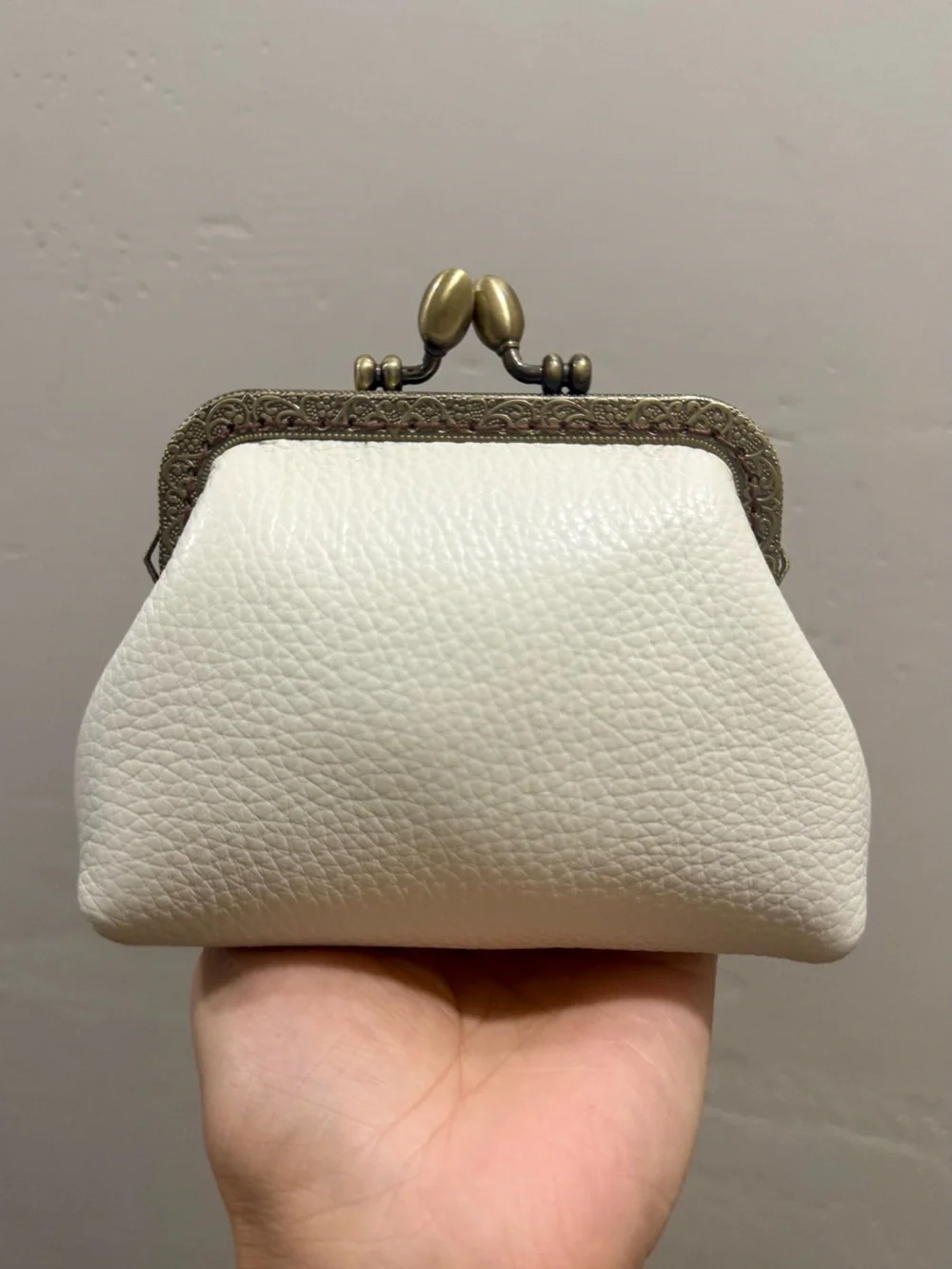 Handsewn Genuine Pebble Leather, Retro Style Kisslock & Bamboo Handle Bag Set